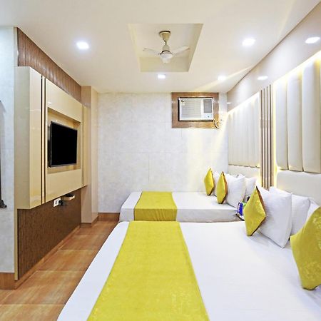 Hotel Preet Palace -5 Mints Walk From Nizamuddin Railway Station 뉴델리 외부 사진