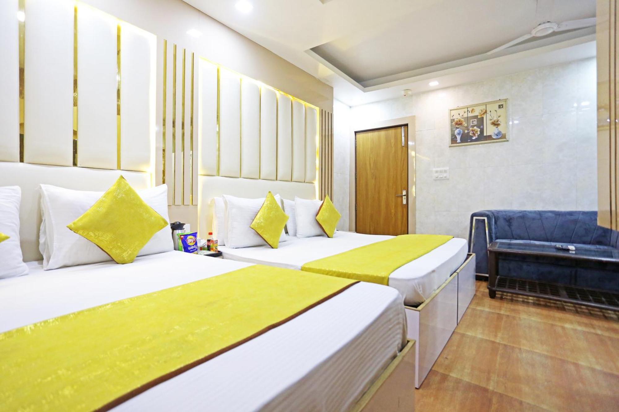 Hotel Preet Palace -5 Mints Walk From Nizamuddin Railway Station 뉴델리 외부 사진