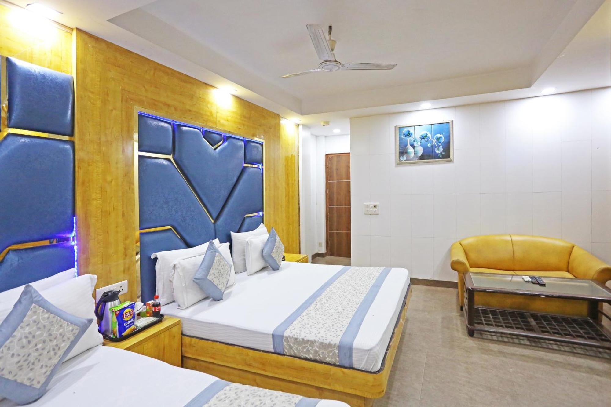 Hotel Preet Palace -5 Mints Walk From Nizamuddin Railway Station 뉴델리 외부 사진