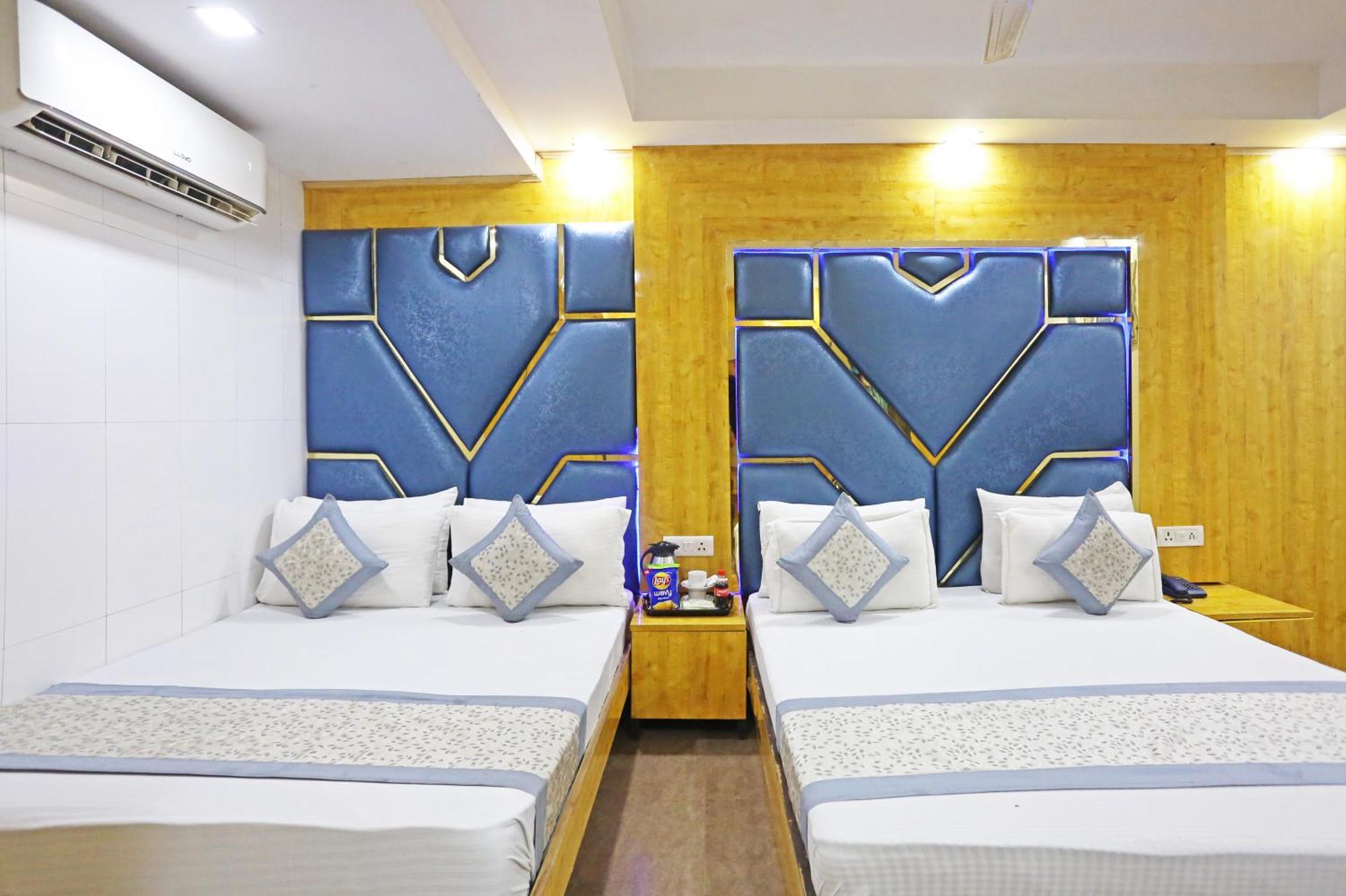 Hotel Preet Palace -5 Mints Walk From Nizamuddin Railway Station 뉴델리 외부 사진