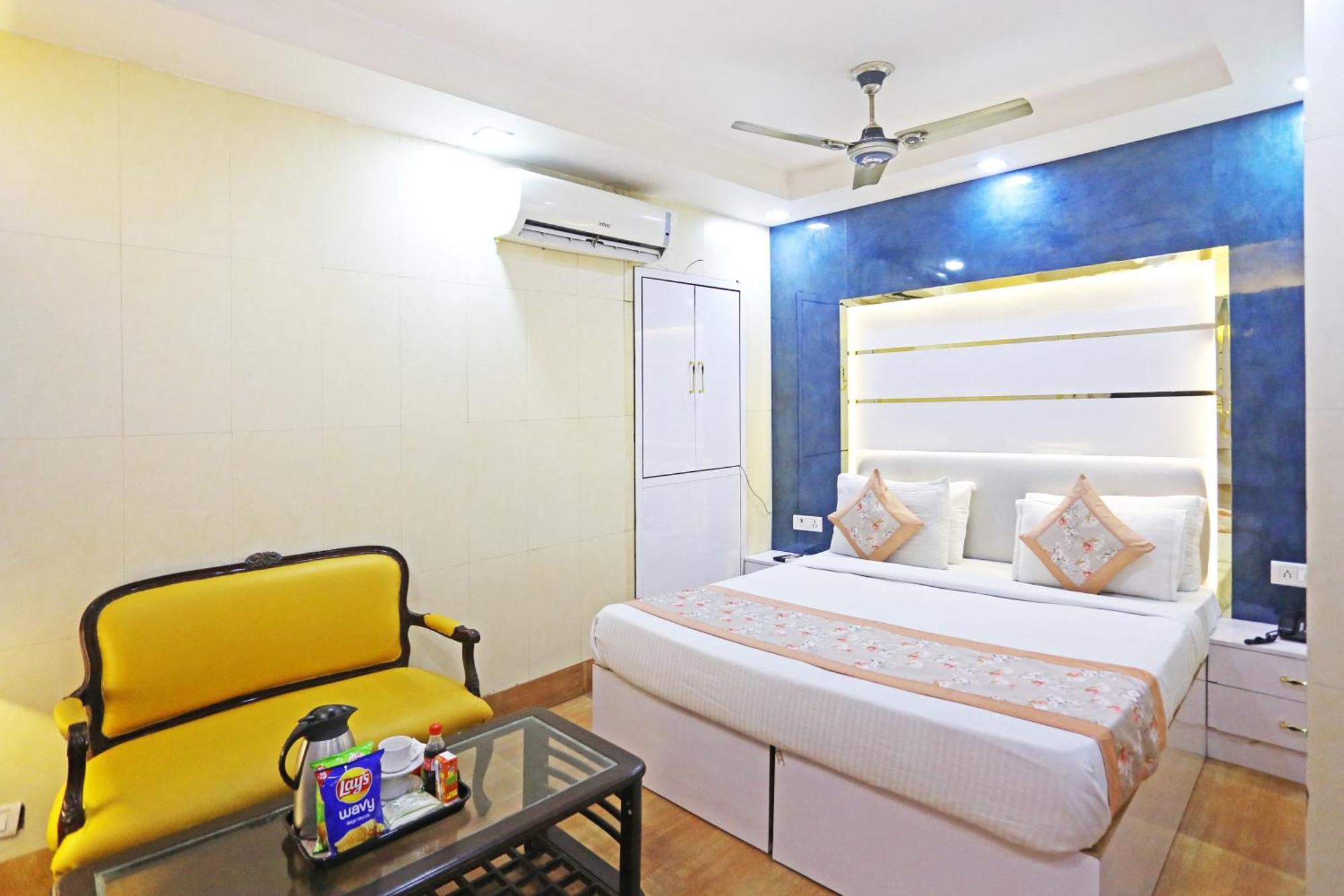 Hotel Preet Palace -5 Mints Walk From Nizamuddin Railway Station 뉴델리 외부 사진