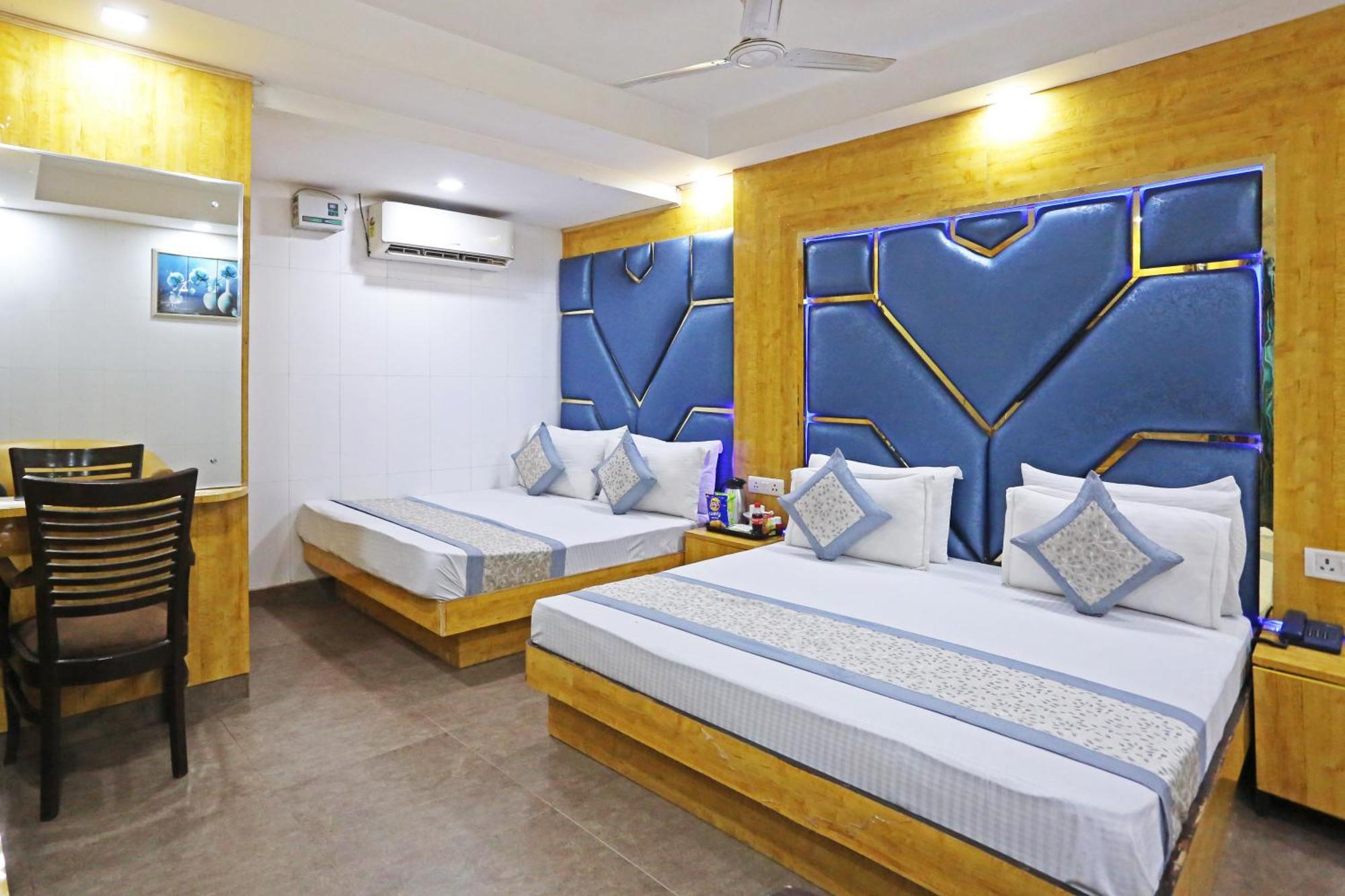 Hotel Preet Palace -5 Mints Walk From Nizamuddin Railway Station 뉴델리 외부 사진
