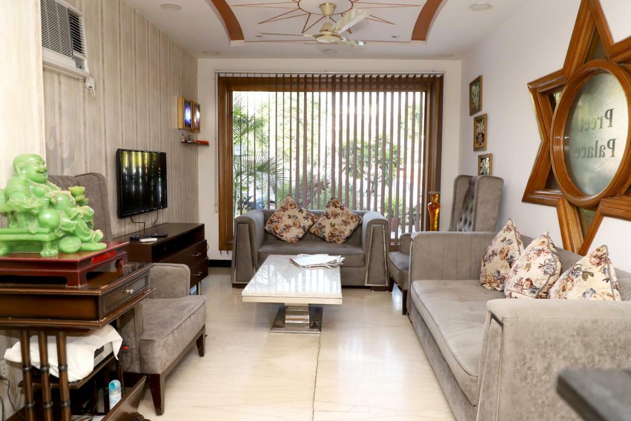 Hotel Preet Palace -5 Mints Walk From Nizamuddin Railway Station 뉴델리 외부 사진
